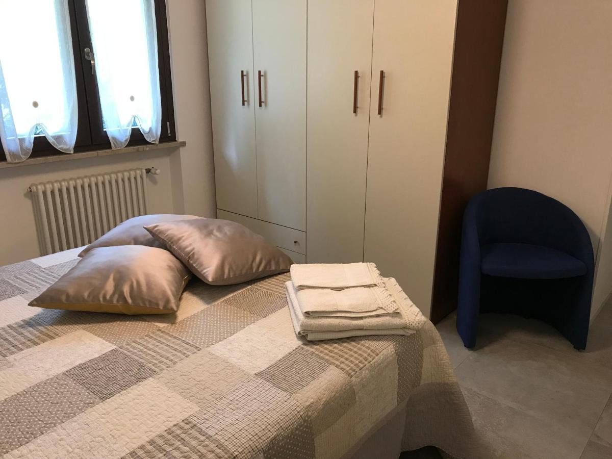Casa Mary Due - Trilocale Con Giardino Privato A Due Passi Dal Lago Sirmione Exterior foto