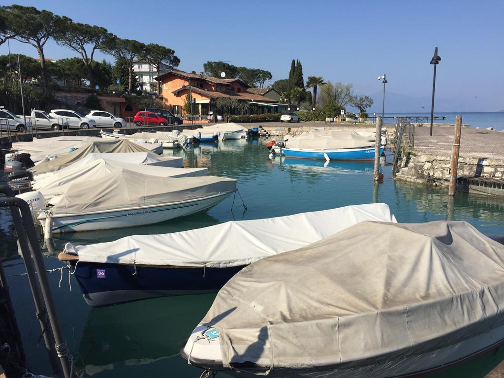 Casa Mary Due - Trilocale Con Giardino Privato A Due Passi Dal Lago Sirmione Exterior foto