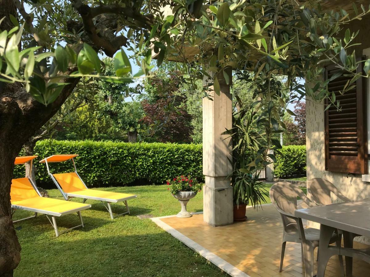 Casa Mary Due - Trilocale Con Giardino Privato A Due Passi Dal Lago Sirmione Exterior foto