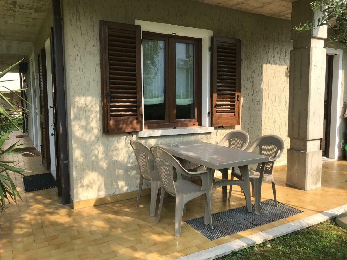 Casa Mary Due - Trilocale Con Giardino Privato A Due Passi Dal Lago Sirmione Exterior foto