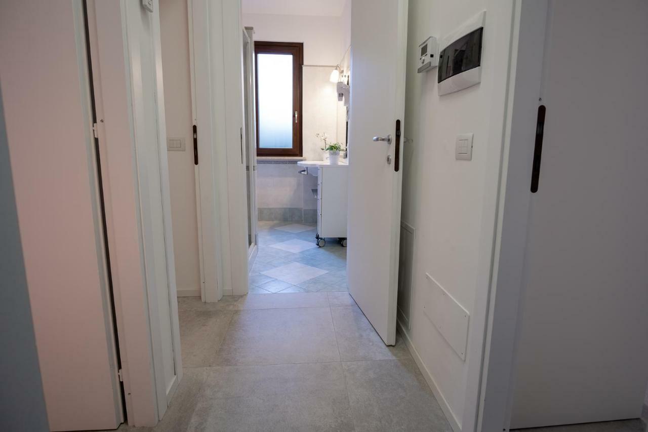 Casa Mary Due - Trilocale Con Giardino Privato A Due Passi Dal Lago Sirmione Exterior foto